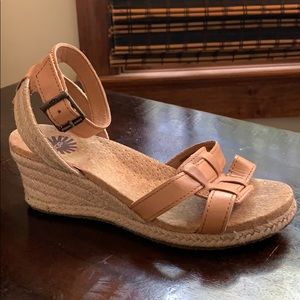 UGG wedge espadrille 5.5M